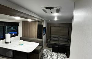 Komodo Kampers RV Rental-Sonic
