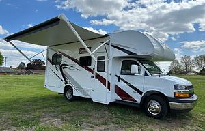 25ft Thor Coleman - Fully stocked and pet friendly