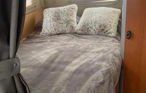 2008 Itasca Navion 24J