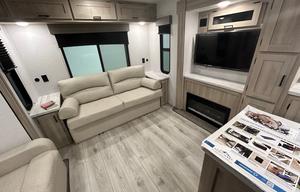 2024 EAST TO WEST Della Terra 292MK