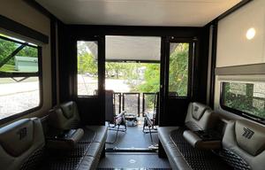 Travel Trailer / Toy Hauler / Sleeps 6 / Rear Deck