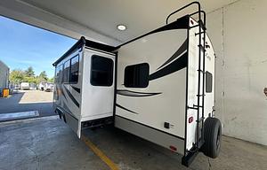 2021 Cougar 31 foot Half Ton friendly rear bunks