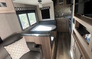2021 Coachmen RV Freedom Express Ultra Lite