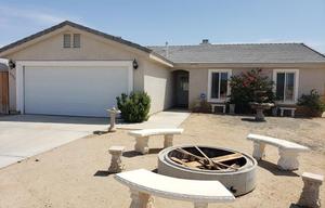 2017 2 Bed/2 Full Ba 43' 5th Wheel + Pool and Hot Tub Option + 2 Bed / 2 Ba House Option