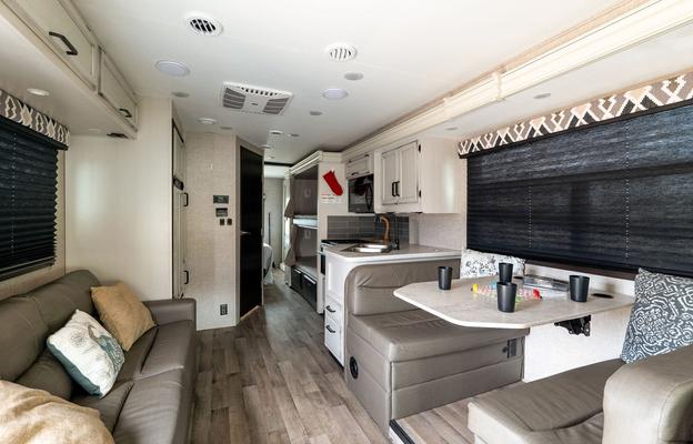 Spacious Dog Friendly and stocked for adventure!!!