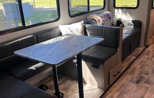 Fully Stocked 2021 Kodiak 283BHSL – Sleeps 10