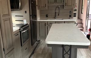 Special Labor Day Pricing!!!     5th Wheel Living