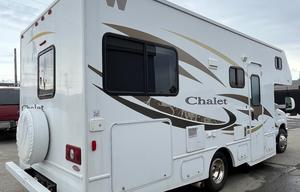 EDWARD - 2014 Winnebago Chalet WF-224VR