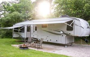 Come Glamp On Our Horse Farm!