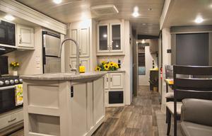 Cozy Keystone with Washer & Dryer (GWTX 1943)