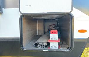 Voyager - Luxury 34ft trailer with 2 rooms & solar