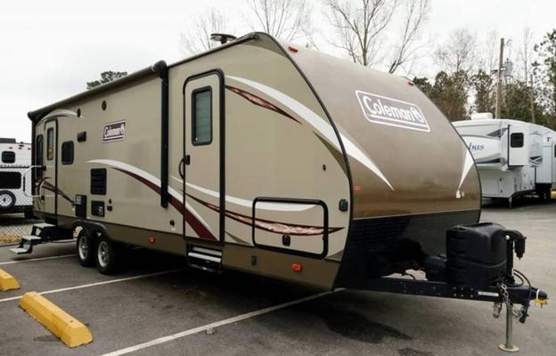 Cozy Coleman Camper - Adventure Awaits