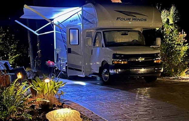 Awesome 2025 Thor Four Winds 22B