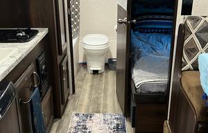 2018 Jay Flight - Queen bed 10” Serta Memory Foam