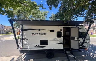 The Little Hauler 3700 lb Bunkhouse