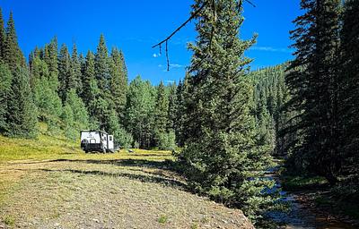 Off-Grid Camper | Starlink | Solar | Sleeps 5