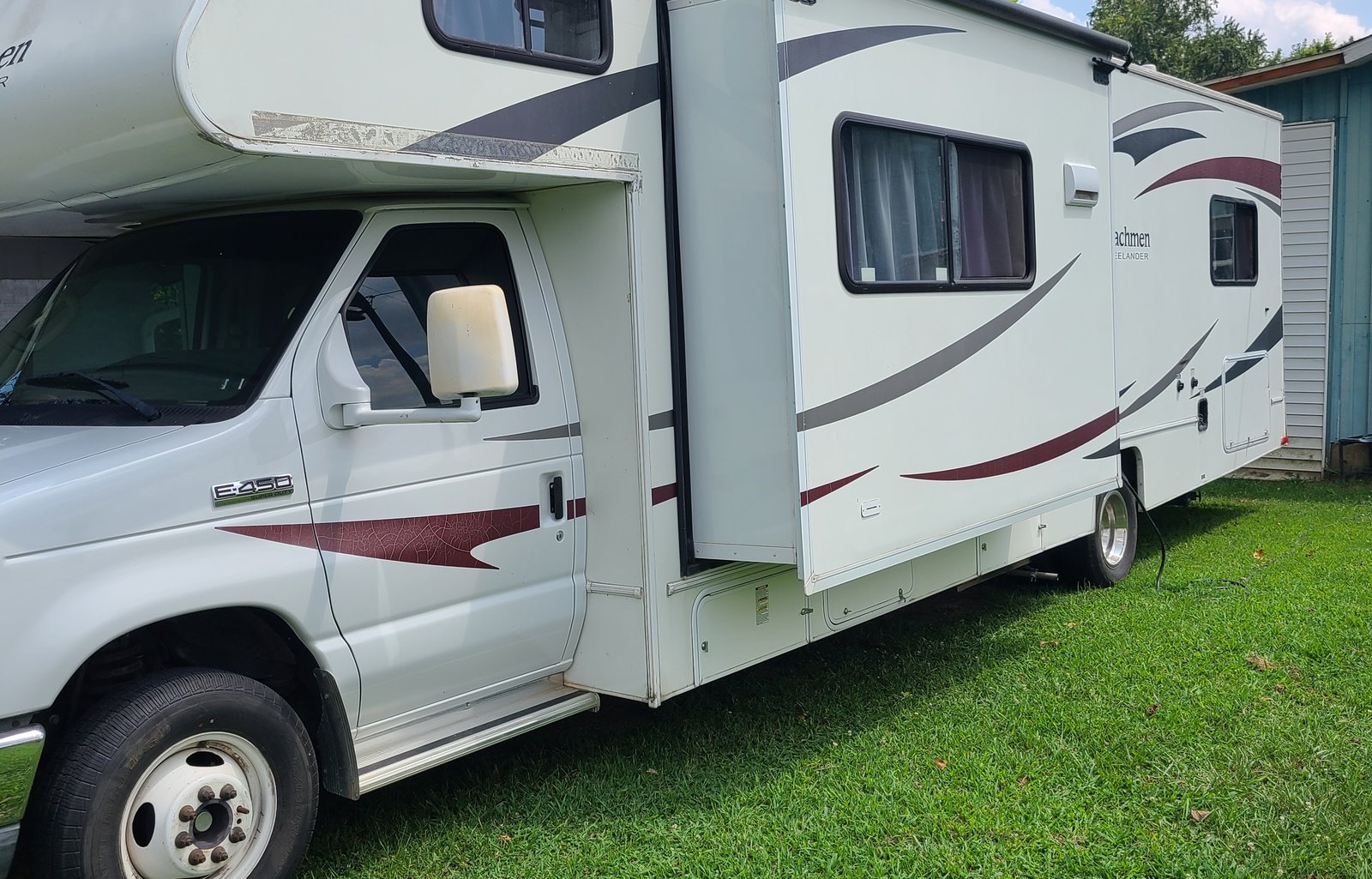 Coachmen – Family Friendly, newly remodeled!