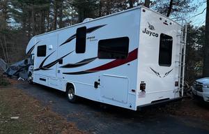 2018 Redhawk SE 31xl RV rental photo 4