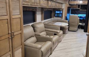 2019 Fleetwood Pace Arrow LXE 38K