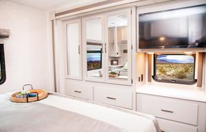 Luxury 2022 Thor Motor Coach Windsport 34J