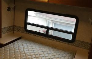 2004 Fleetwood RV Revolution LE 40E