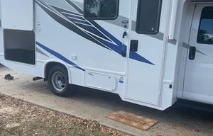 2025 Magnitude GA22 Chevy RV rental photo 2
