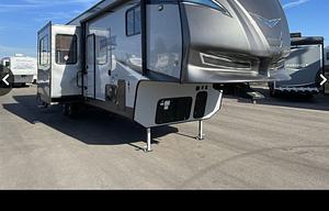 2019 Vengeance Rogue 324A13 RV rental photo 3