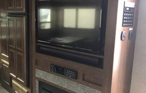 2020 Forest River RV Rockwood Signature Ultra Lite 8335SB RV rental photo 5