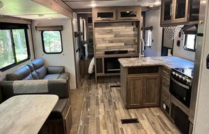 2022 Zinger ZR328SB RV rental photo 2