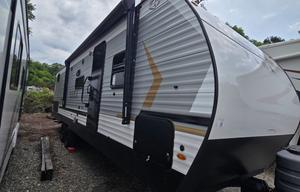 2025 Palomino 305BHCE RV rental photo 2