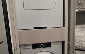 2025 Discovery 38W RV rental photo 5