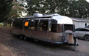 SilverStays 1990 Airstream Excella *DELIVERY ONLY*