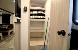 Say hello to "Harmony"! Our 24 Sundance 278BH!