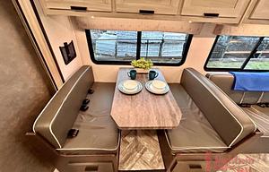 Forest River Sunseeker LE Model 2850SLE Motorhome
