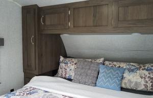 2021 East to West Silverlake King Bed & Bunks