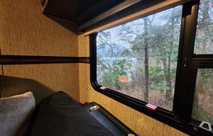 2015 Palomino SolAire 213 X RV rental photo 13