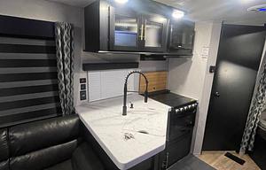 2021 32ft Cherokee limited sleeps 10