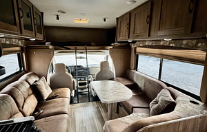 Coachy – Your Spring & Summer Escape (No Pet Fees)