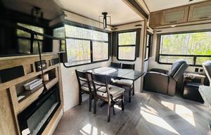 Welcome snowbirds- Perfect couples RV