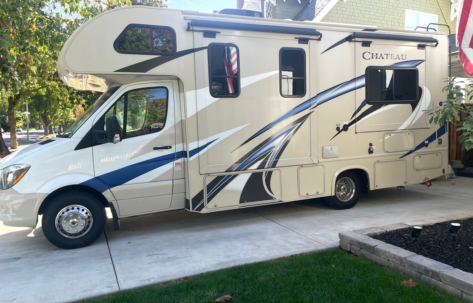 2020 Thor Motor Coach Chateau 24DS Shelly