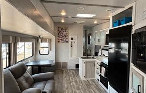 2021 Forest River 290vb.  Delivery available.
