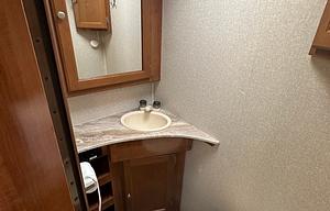 26' Leprechaun, sleeps 6+, stocked for family fun!