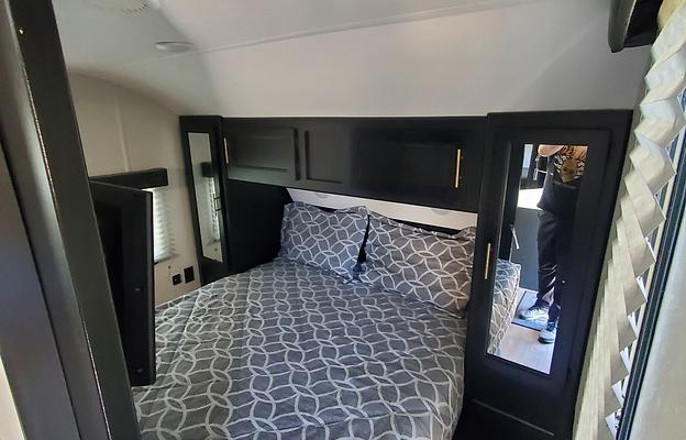 Beach house on wheels! Delivery only.