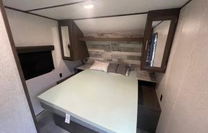 2020 Dutchmen RV Coleman Lantern LT Series 202RDWE