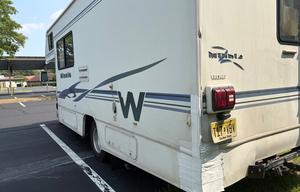 Newly Renovated RV - Minnie - Adventure Machine