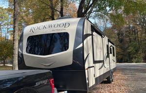 Forest River Rockwood Ultra Lite 2902SW