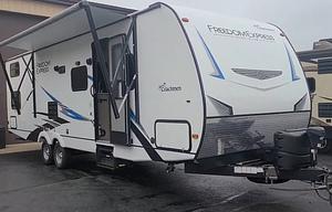 2020 Freedom Express Select 29SE RV rental photo 5
