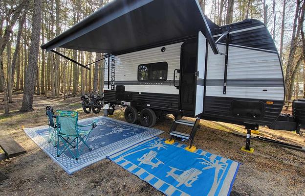 James & Jaime's On/Off Grid Clean Awesome Camper