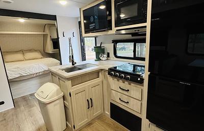 Brand New 2025 Palomino Puma 345BHL