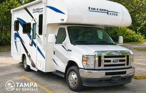 The Island Breeze Cruiser • Sleeps 6  • Thor Elite